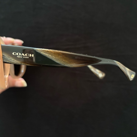 Coach Round Sunglasses - Picture 4 of 8
